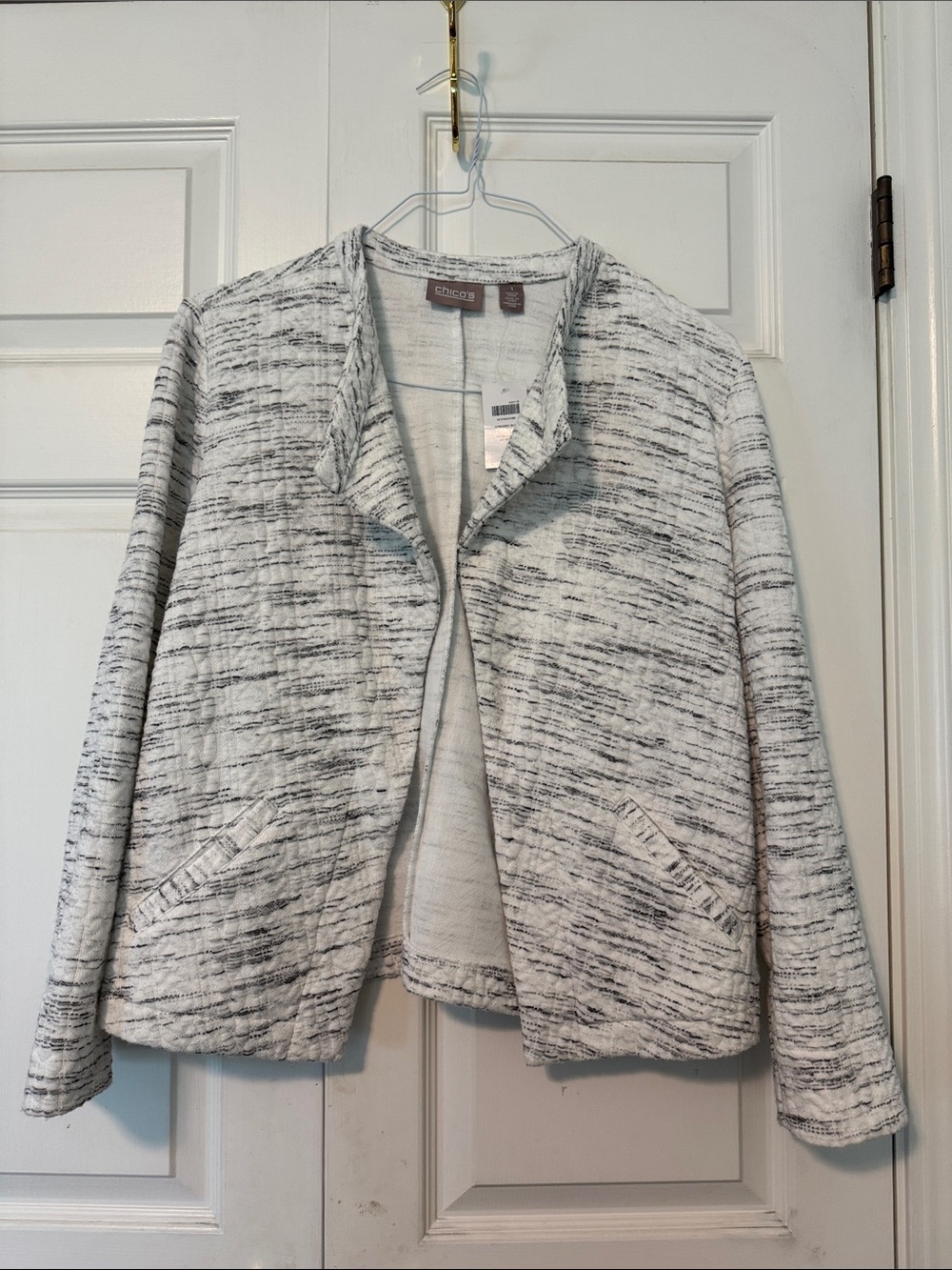 Chico's Antic white embossed quilt knit  Open-Front Jacket M